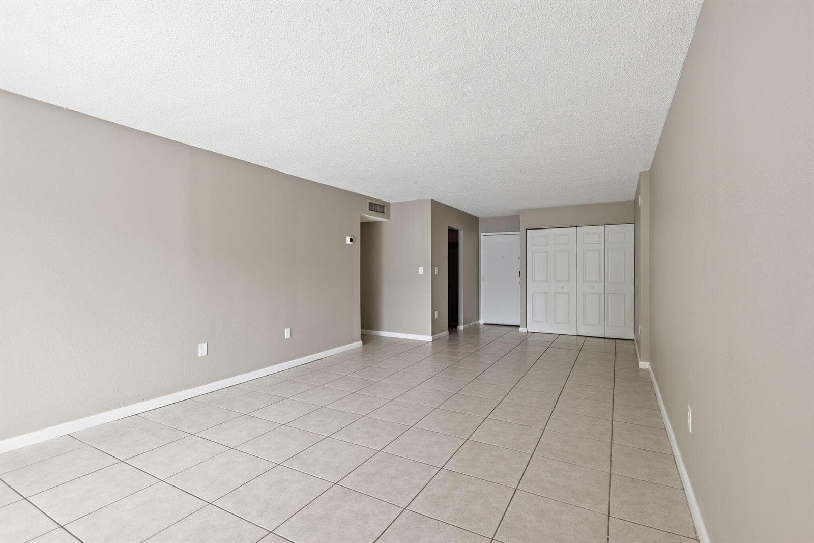 9360 Fontainebleau Boulevard Apt 310, Miami FL 33172 — 15