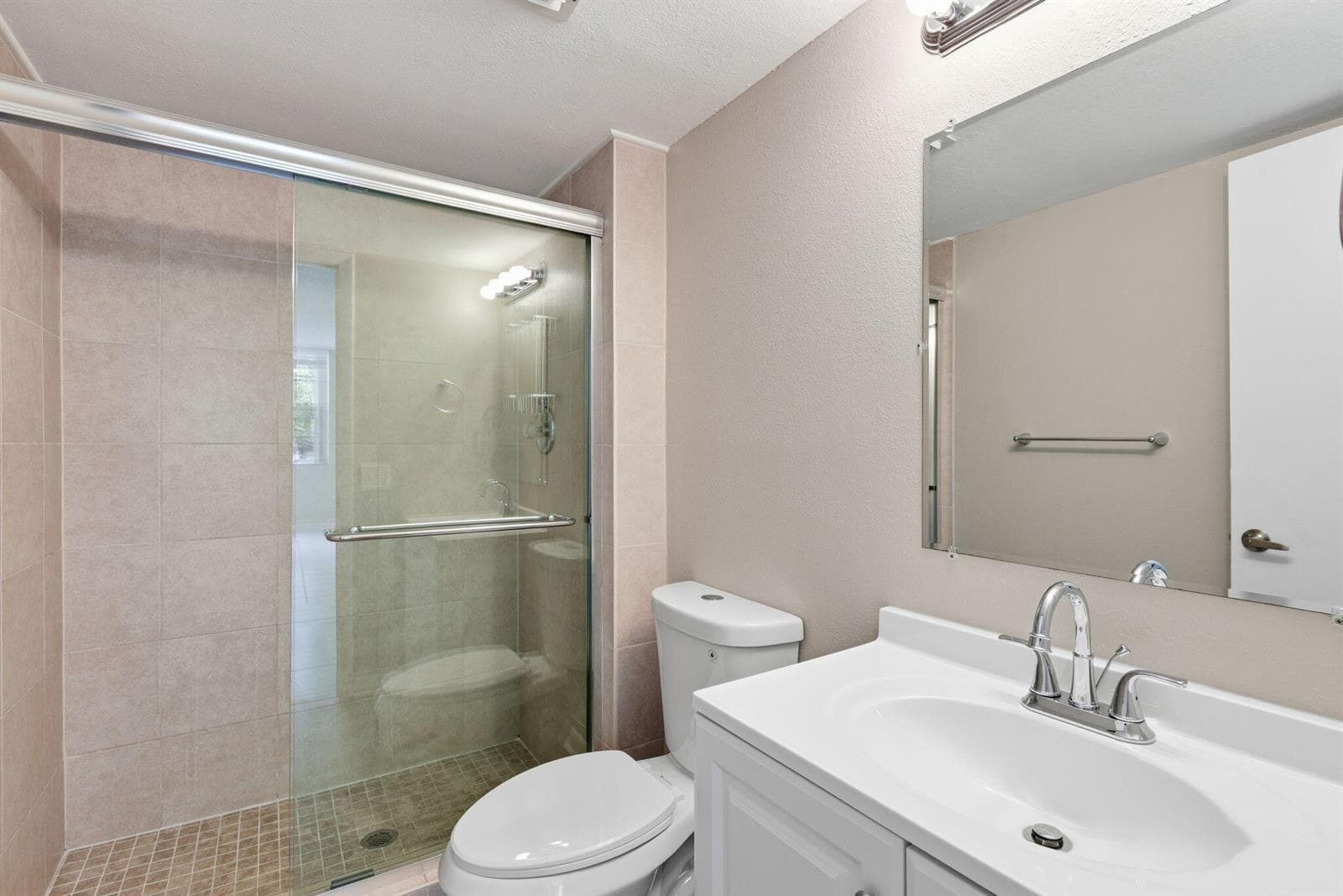 9360 Fontainebleau Boulevard Apt 310, Miami FL 33172 — 25