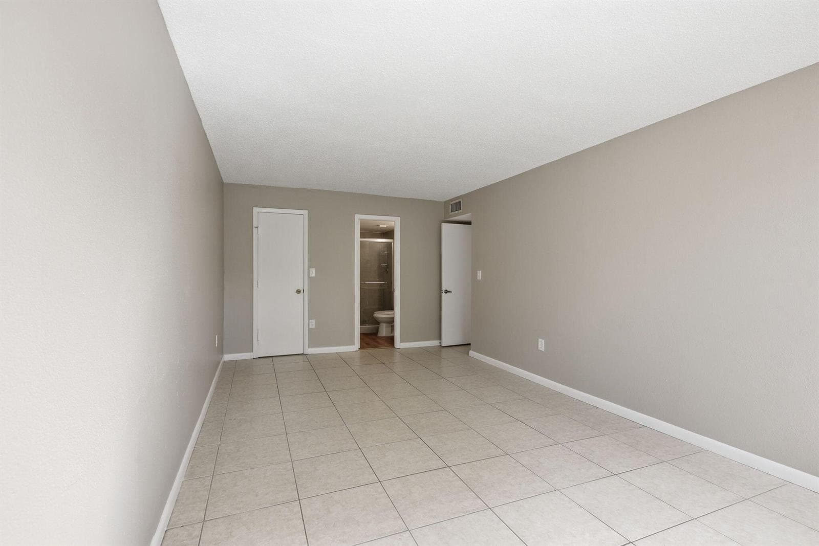 9360 Fontainebleau Boulevard Apt 310, Miami FL 33172 — 21
