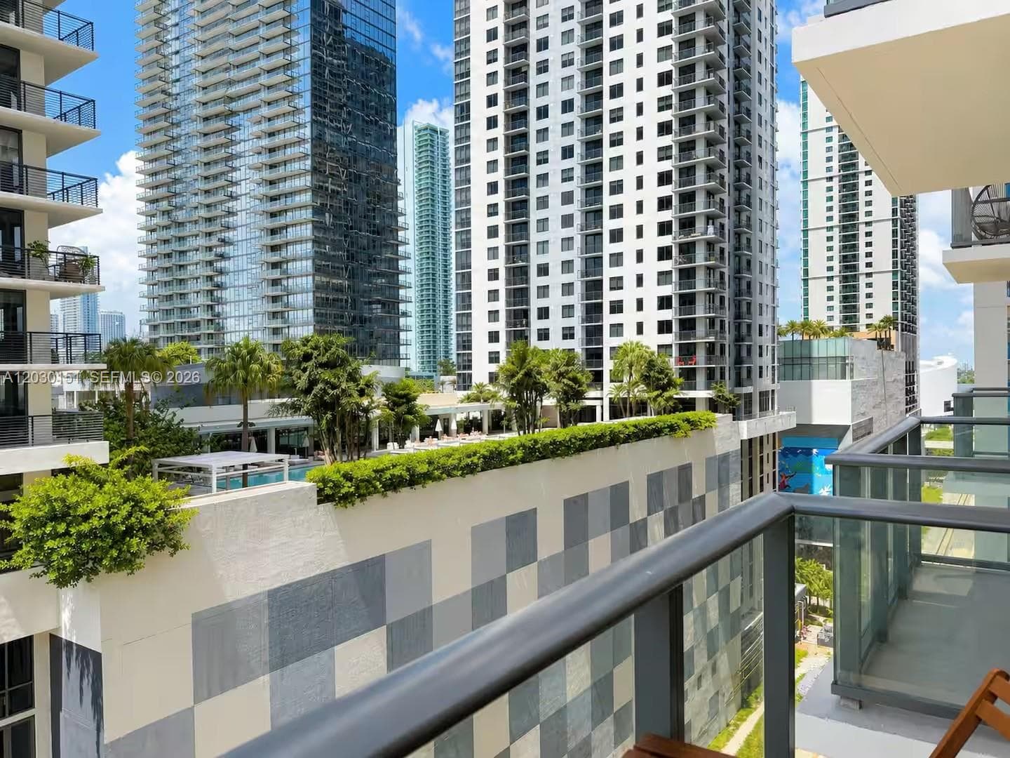 11 NE 6th St # 1212, Miami FL 33132 — 2