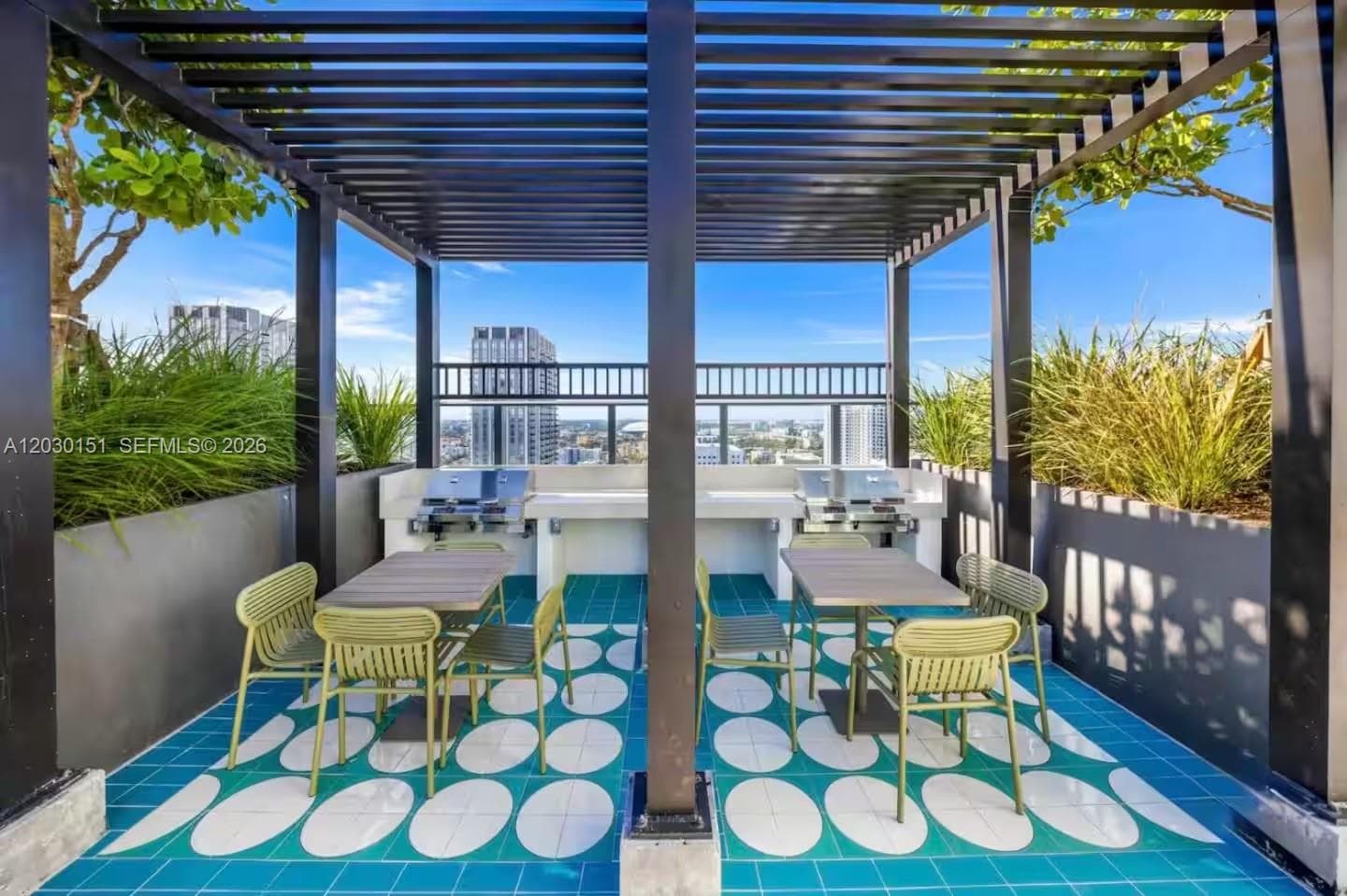 11 NE 6th St # 1212, Miami FL 33132 — 10