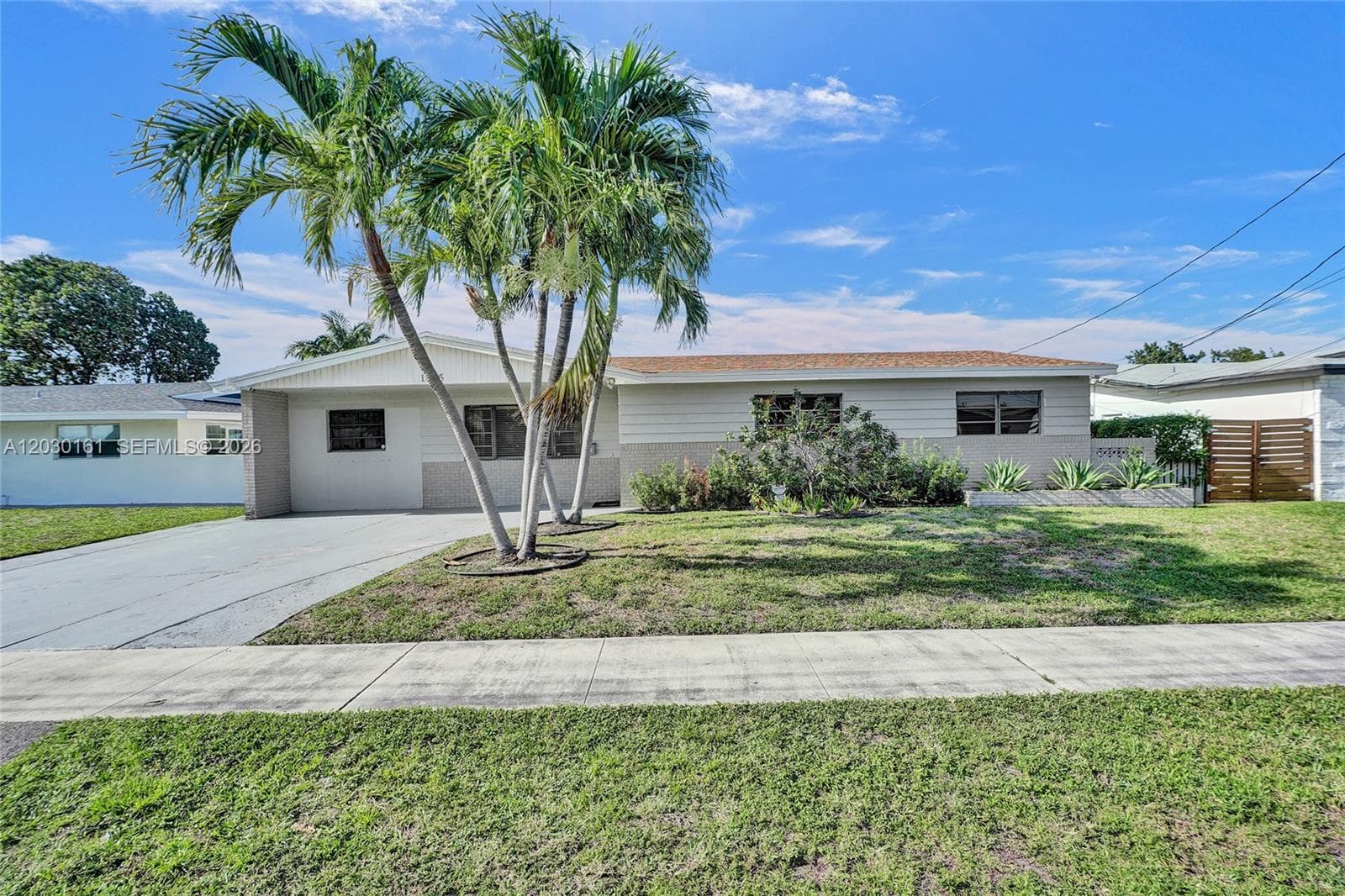 1825 NE 187th St, Miami FL 33179 — 24