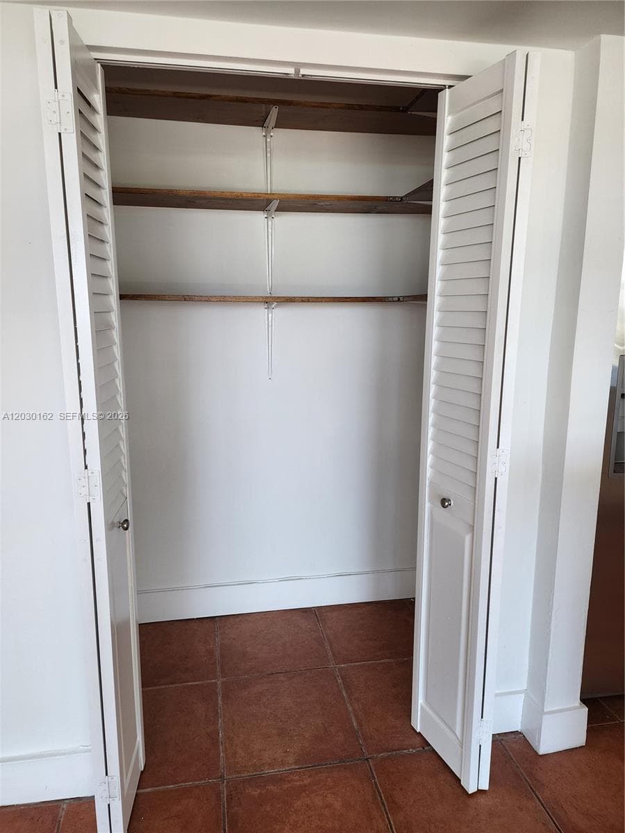 16558 NE 26th Ave # 4J, North Miami Beach FL 33160 — 9