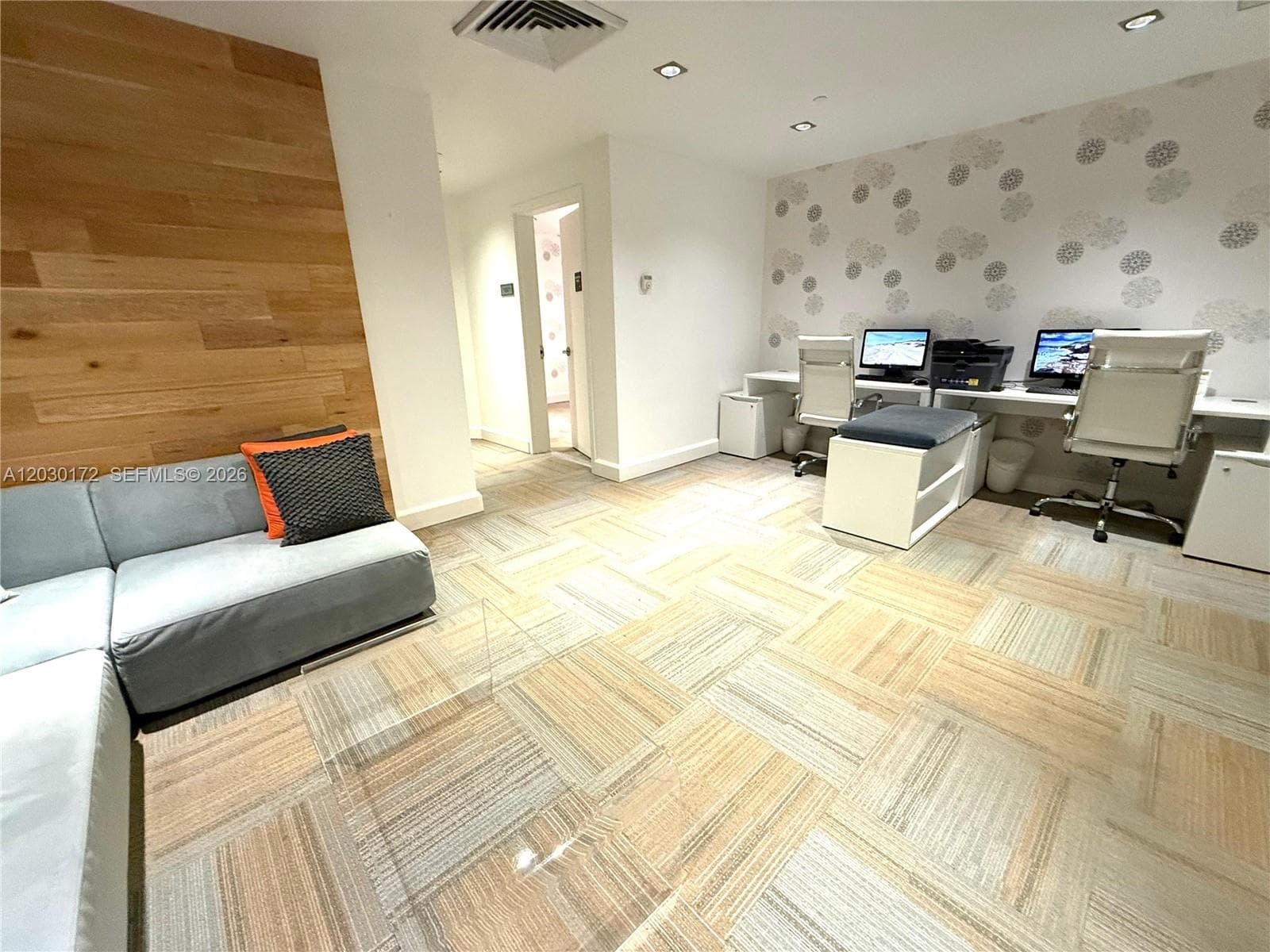 951 Brickell Ave # 3600, Miami FL 33131 — 44