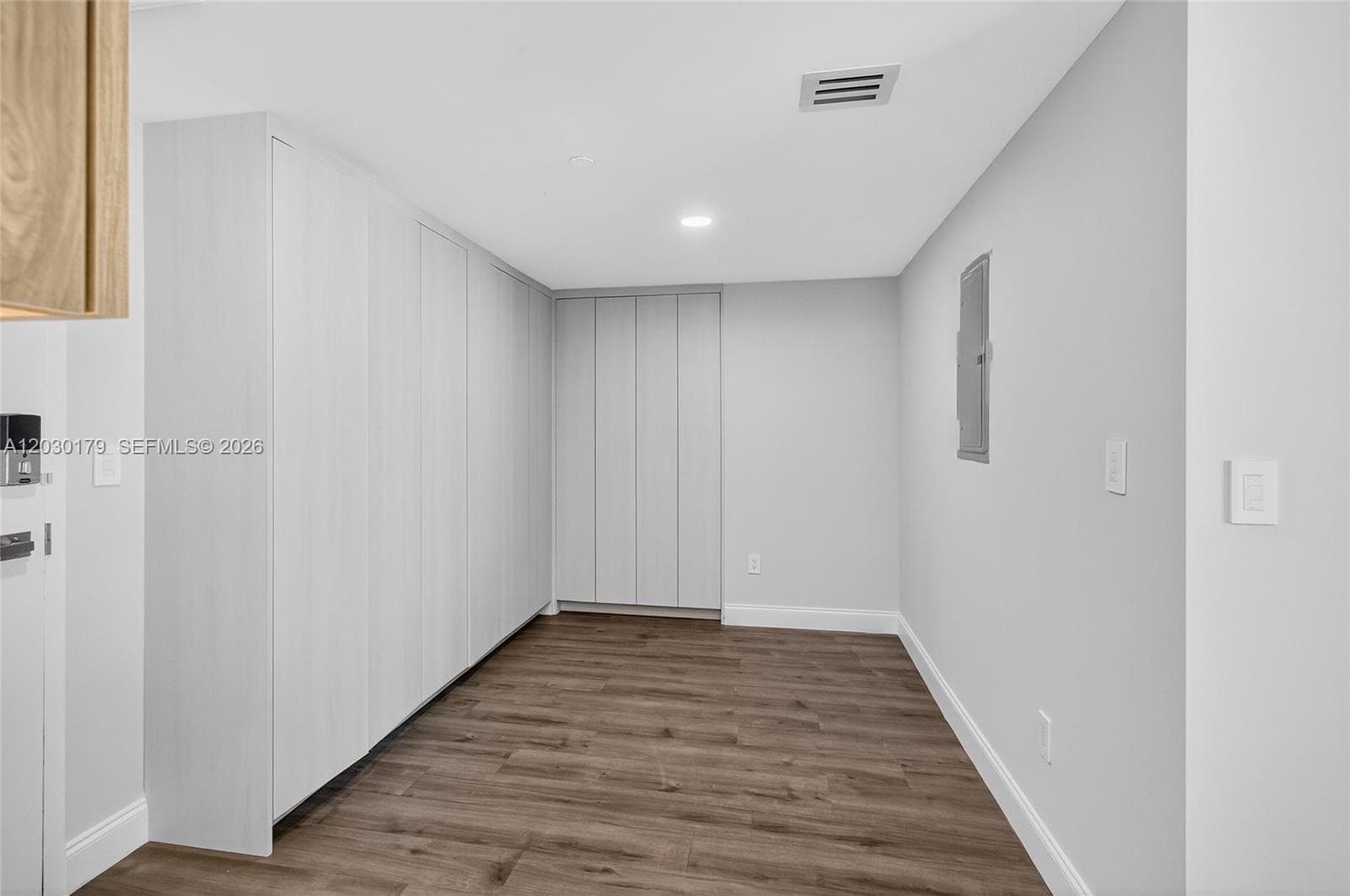350 S Miami Ave # 1705, Miami FL 33130 — 17