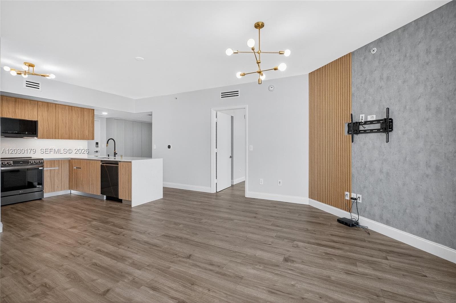 350 S Miami Ave # 1705, Miami FL 33130 — 32