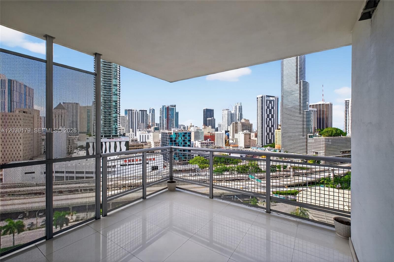 350 S Miami Ave # 1705, Miami FL 33130 — 33