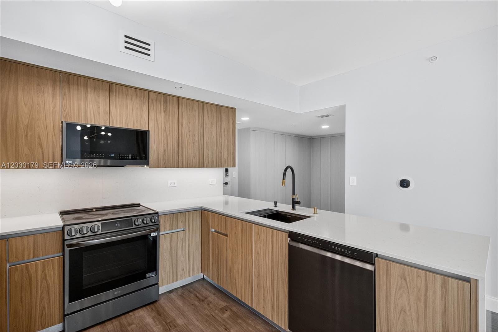 350 S Miami Ave # 1705, Miami FL 33130 — 14