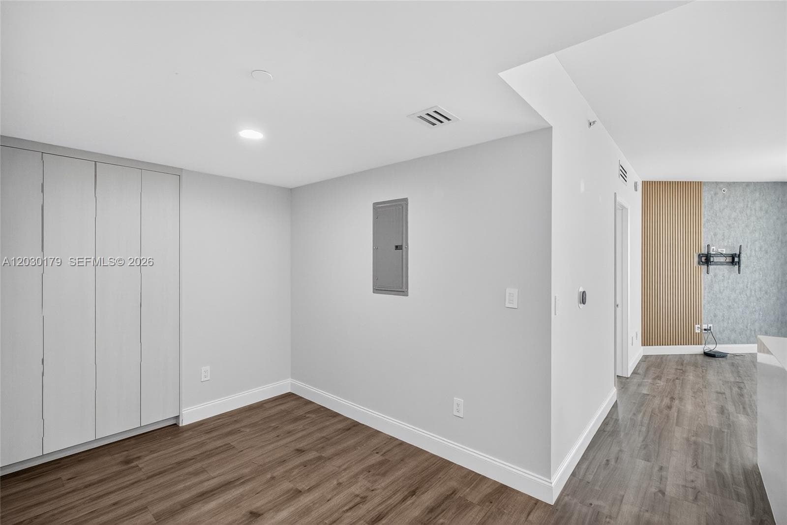 350 S Miami Ave # 1705, Miami FL 33130 — 18