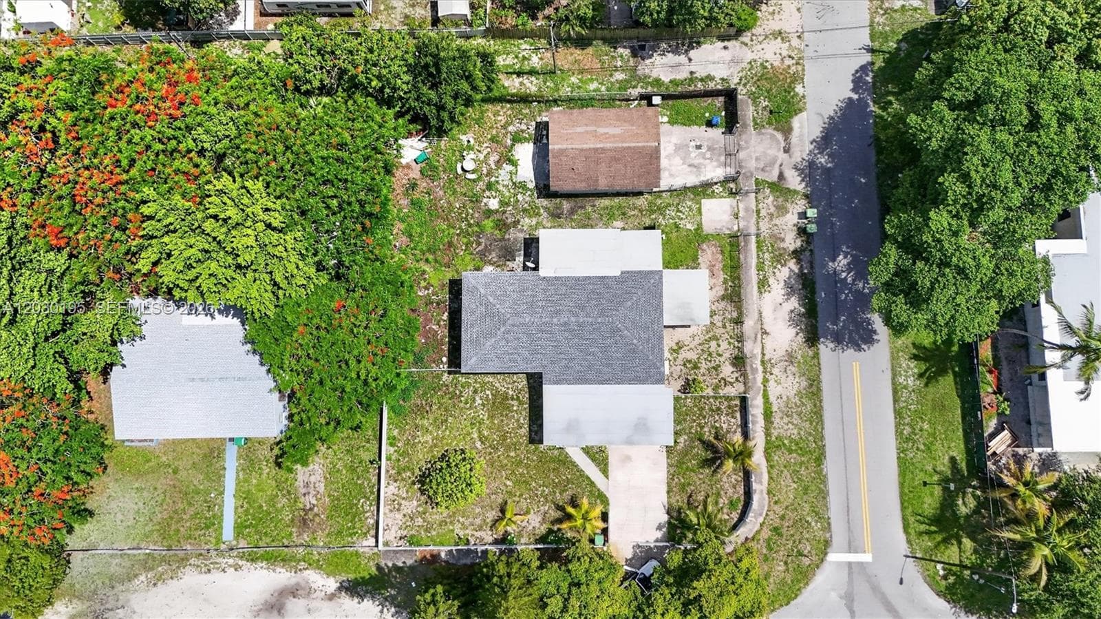 900 Superior St, Opa-Locka FL 33054 — 32