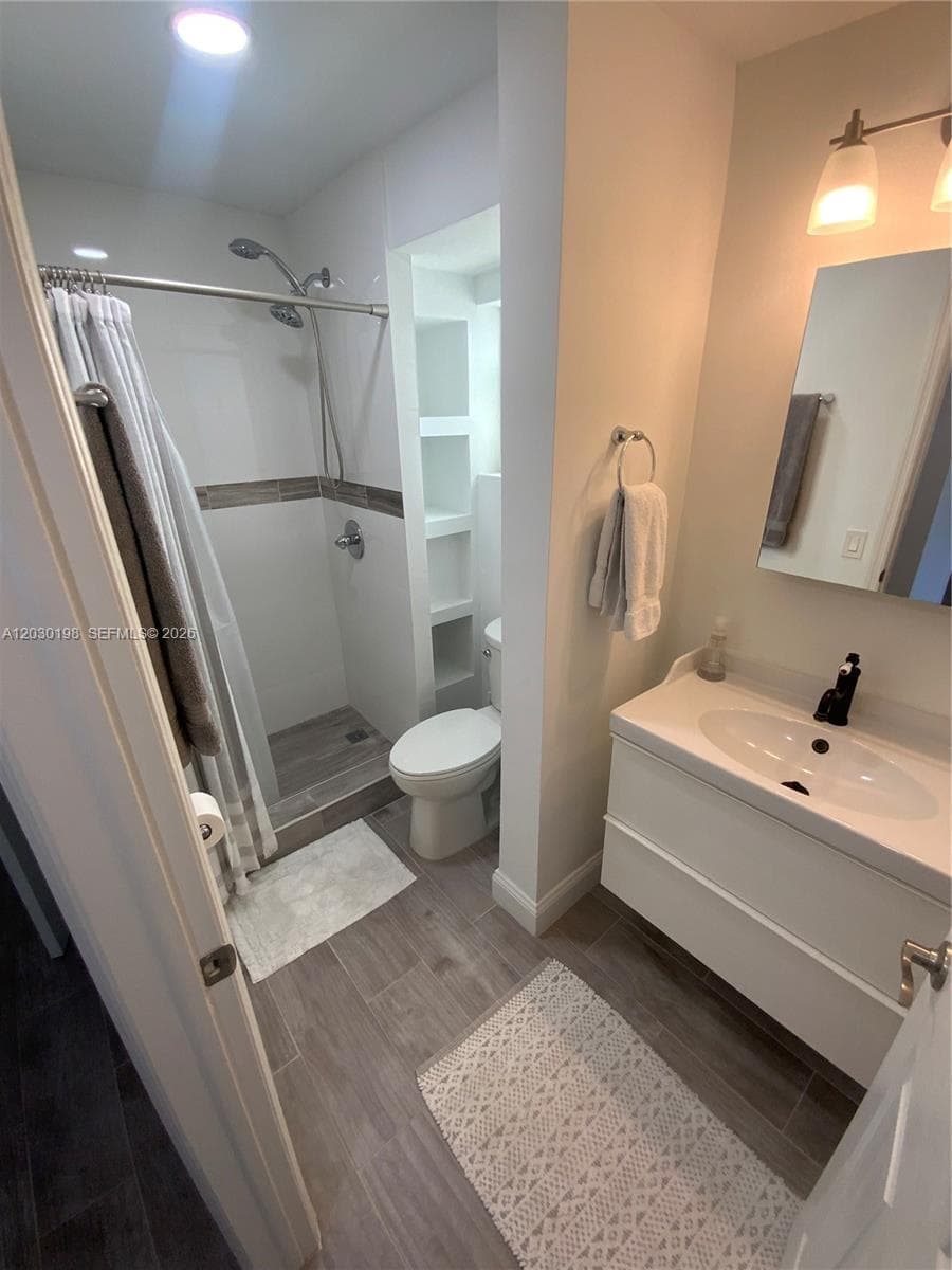 6444 Collins Ave # A6, Miami Beach FL 33141 — 15