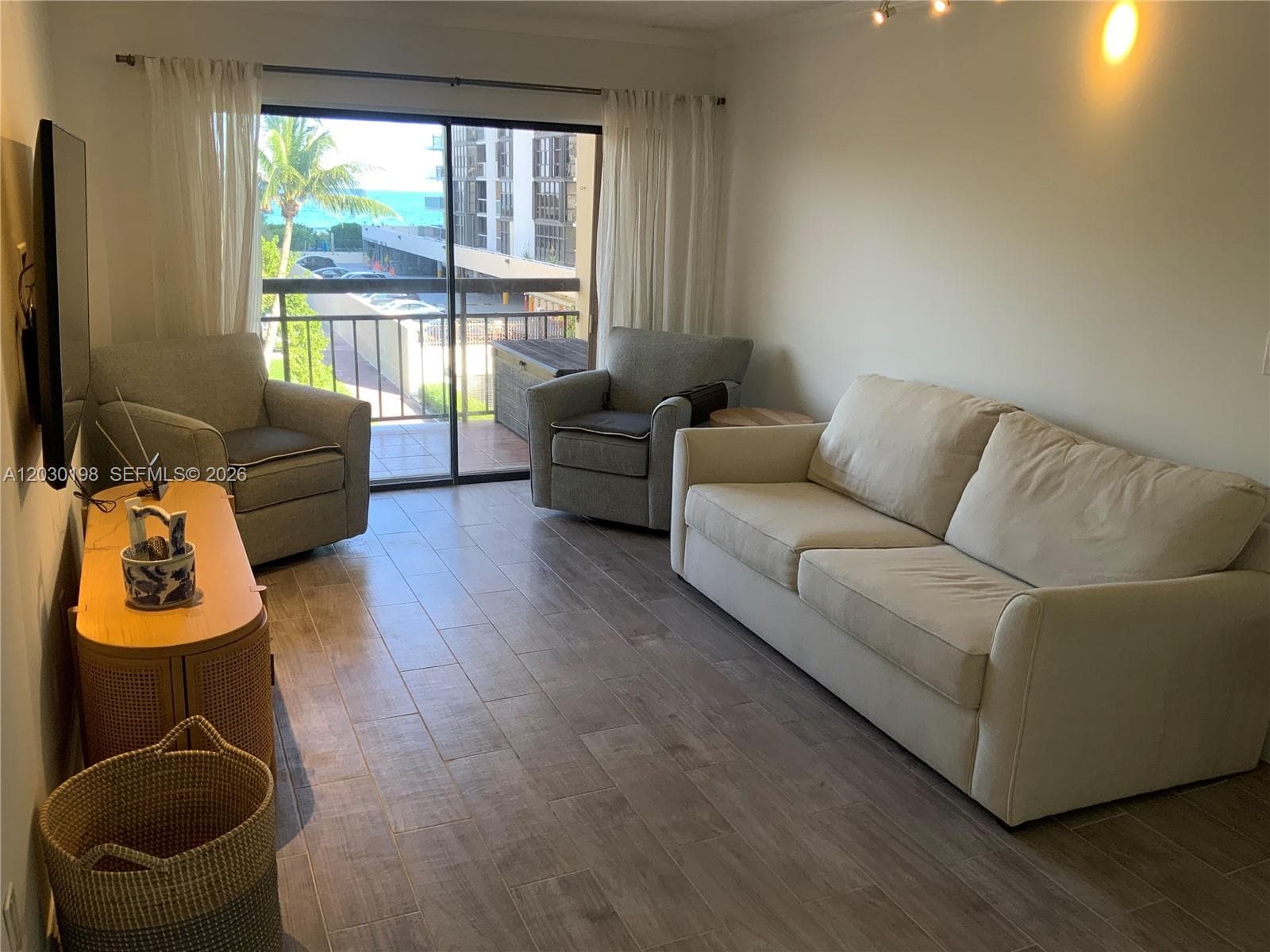 6444 Collins Ave # A6, Miami Beach FL 33141 — 8