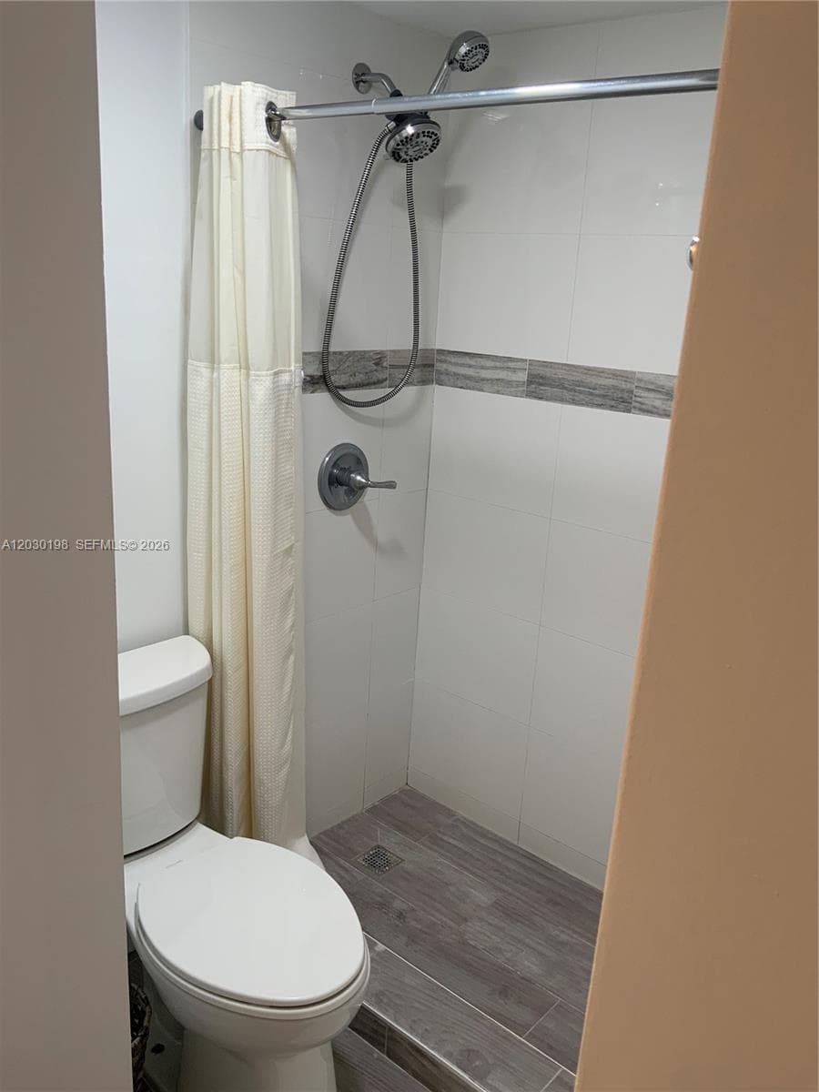 6444 Collins Ave # A6, Miami Beach FL 33141 — 21