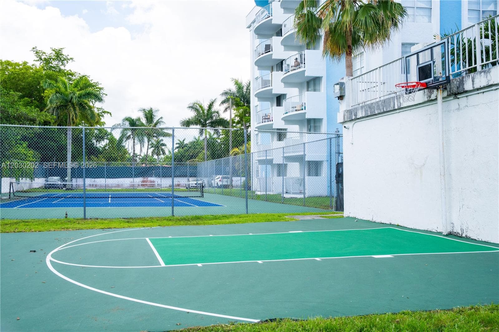 482 NW 165th St Rd # 201, Miami FL 33169 — 26