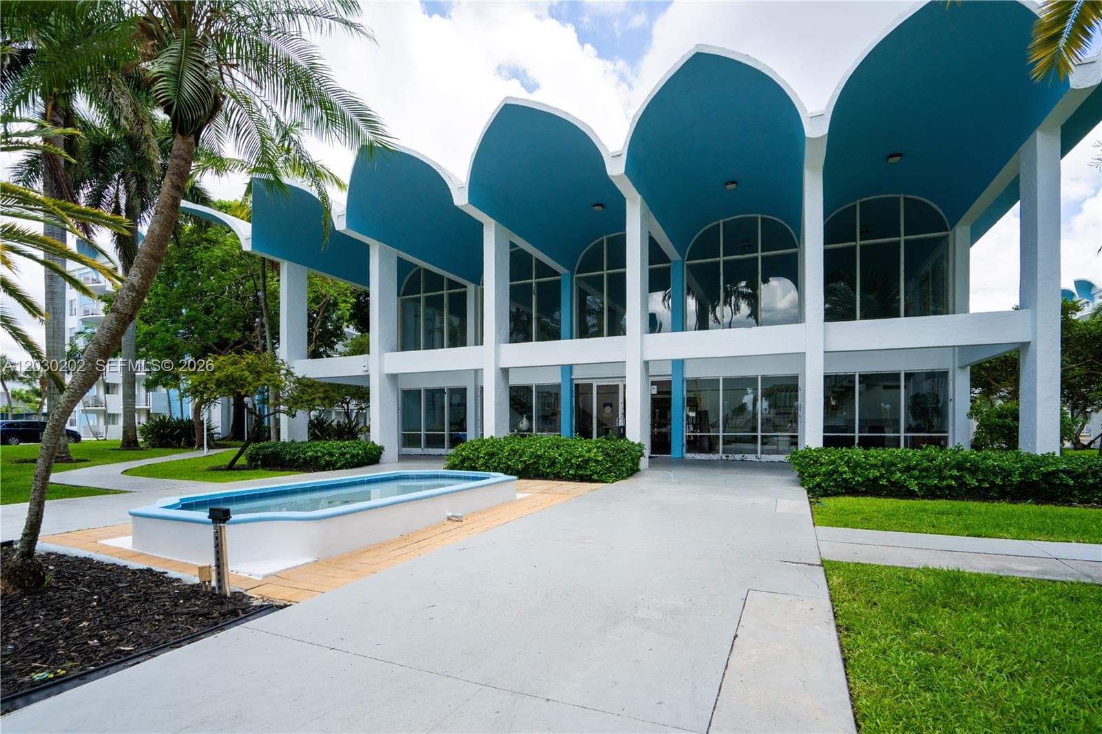 482 NW 165th St Rd # 201, Miami FL 33169 — 25
