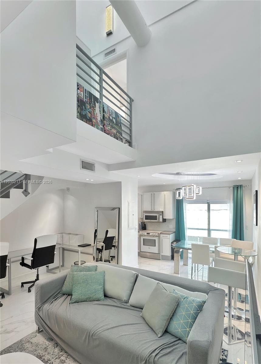 734 Michigan Ave, Miami Beach FL 33139 — 6