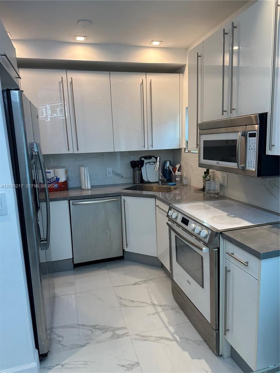 734 Michigan Ave, Miami Beach FL 33139 — 38