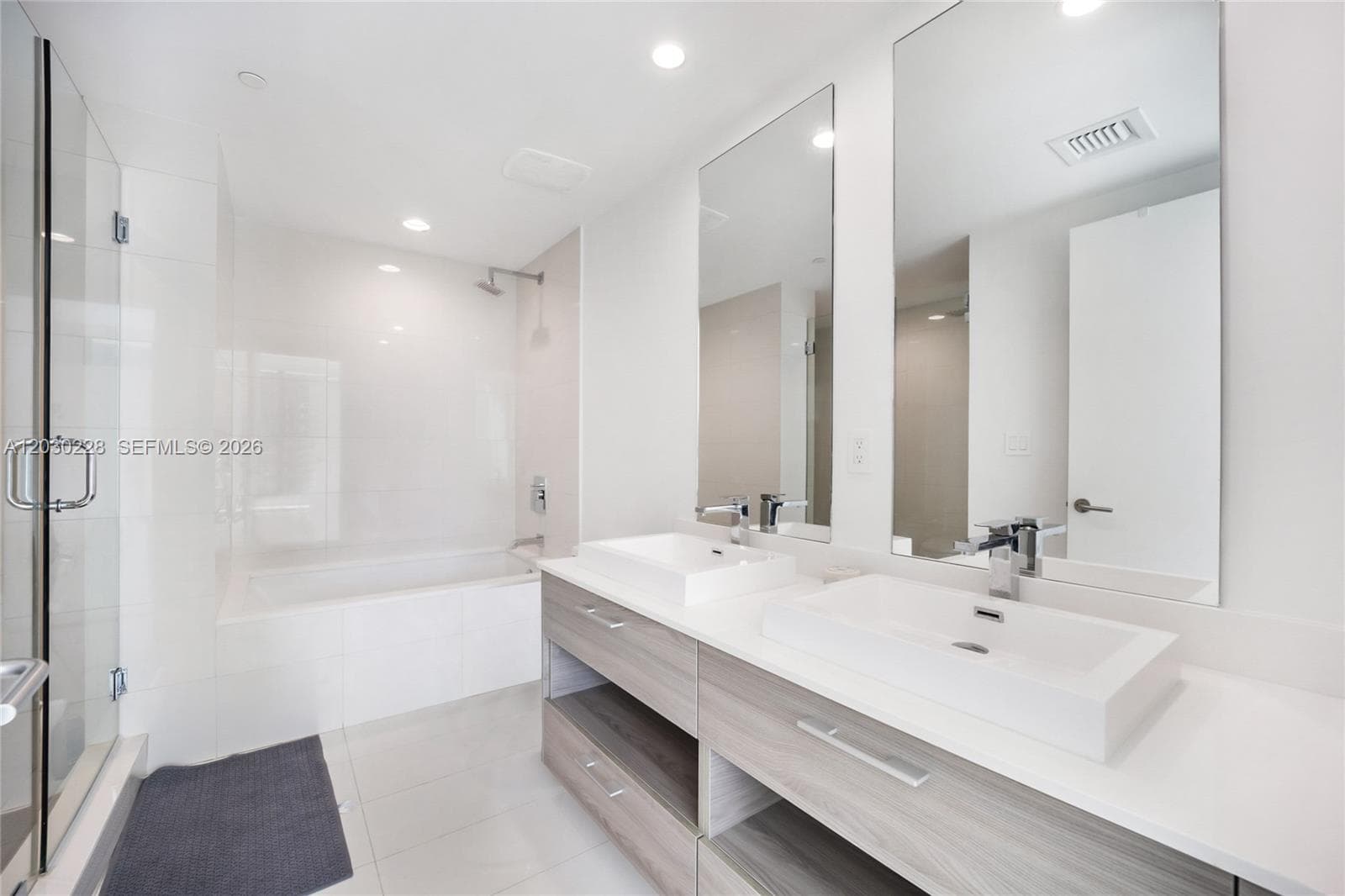 1300 S Miami Ave # 1705, Miami FL 33130 — 8