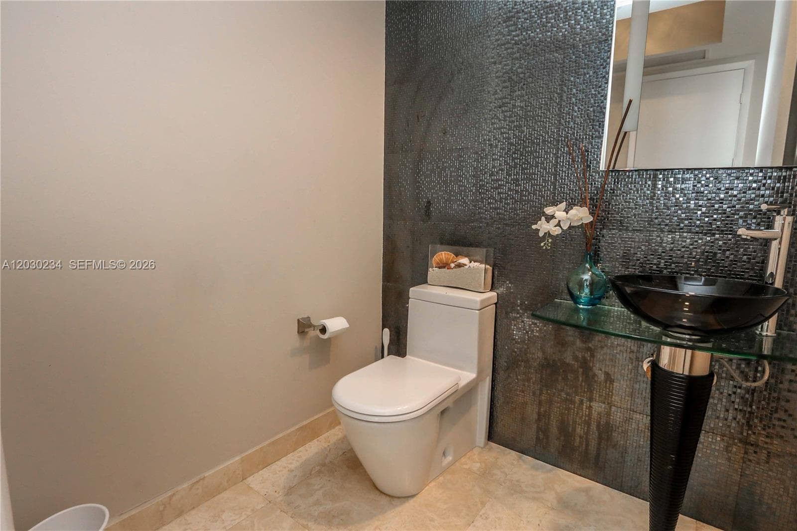 15901 Collins Ave # 2004, Sunny Isles Beach FL 33160 — 25