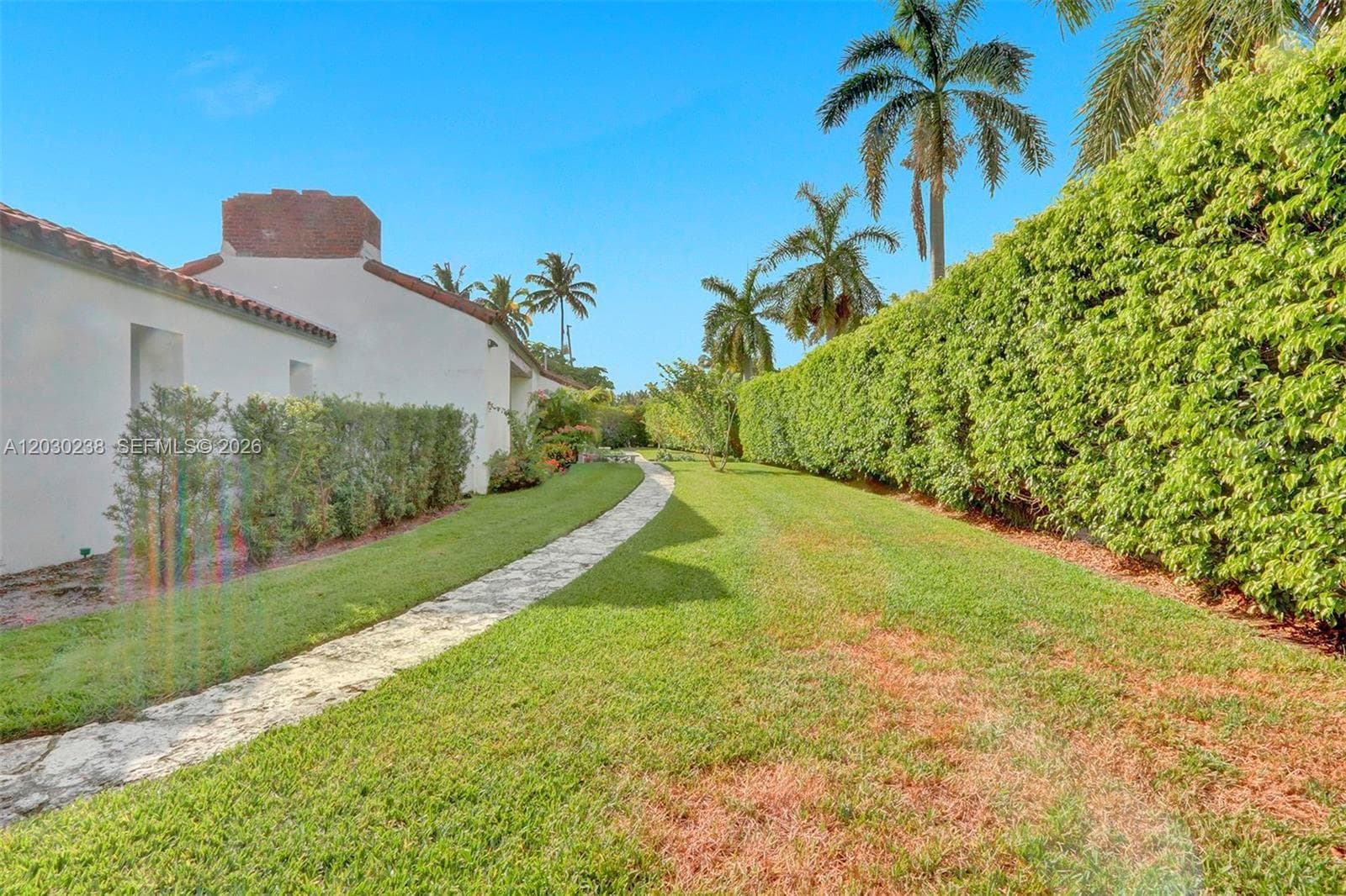 6350 Pinetree Dr, Miami Beach FL 33141 — 4