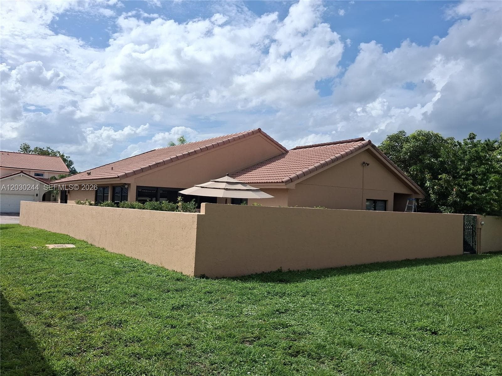 17531 NW 62nd Pl N, Hialeah FL 33015 — 2