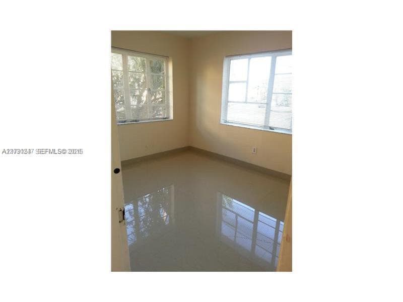 8320 Crespi Blvd # 11, Miami Beach FL 33141 — 2