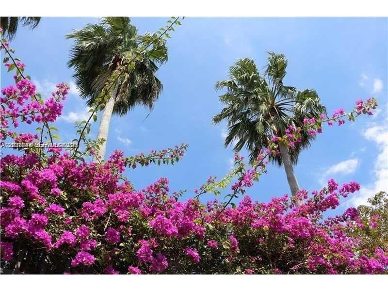 8320 Crespi Blvd # 11, Miami Beach FL 33141 — 6
