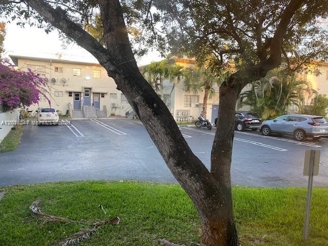 8320 Crespi Blvd # 11, Miami Beach FL 33141 — 7