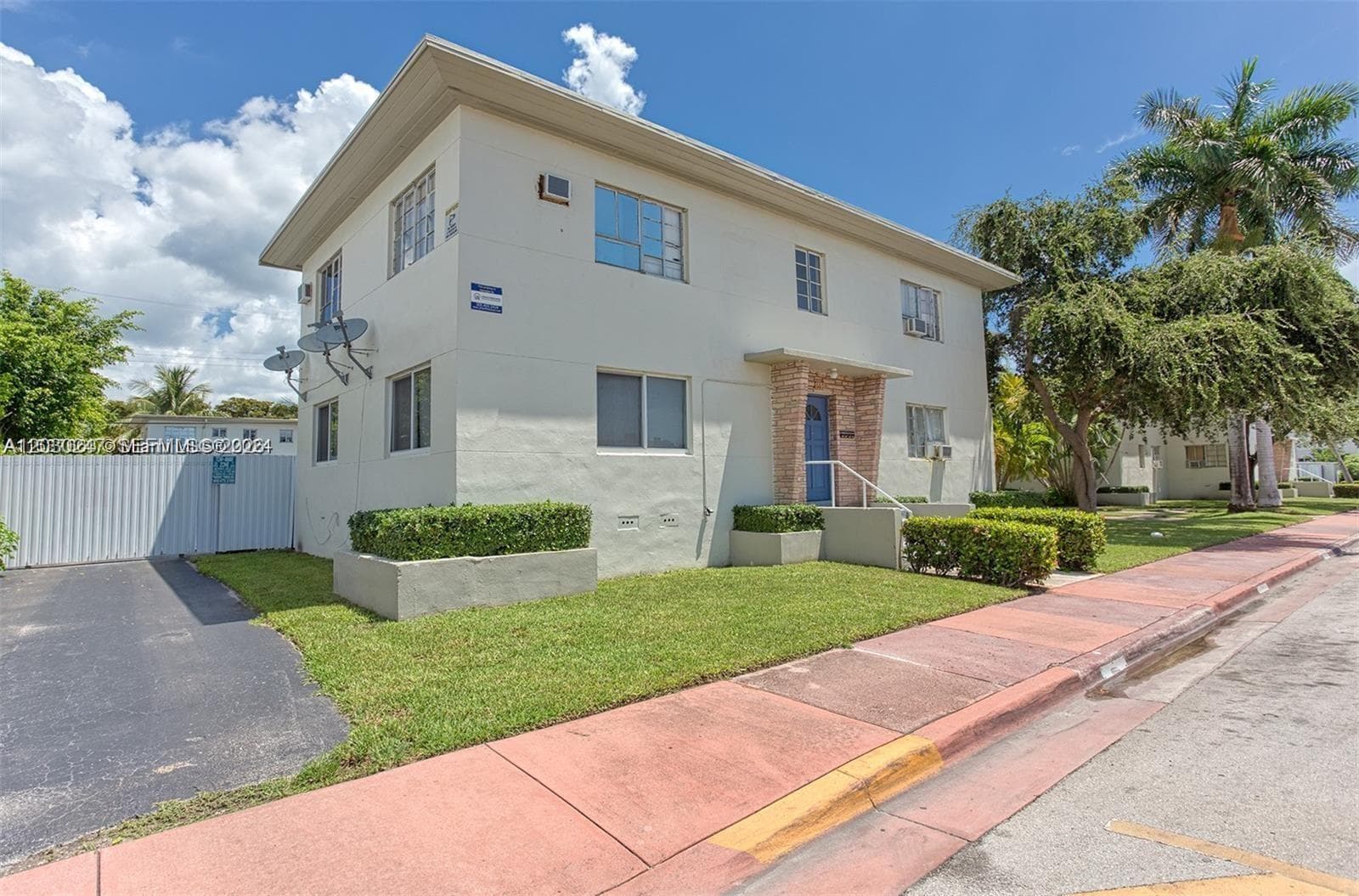 8320 Crespi Blvd # 11, Miami Beach FL 33141 — 5