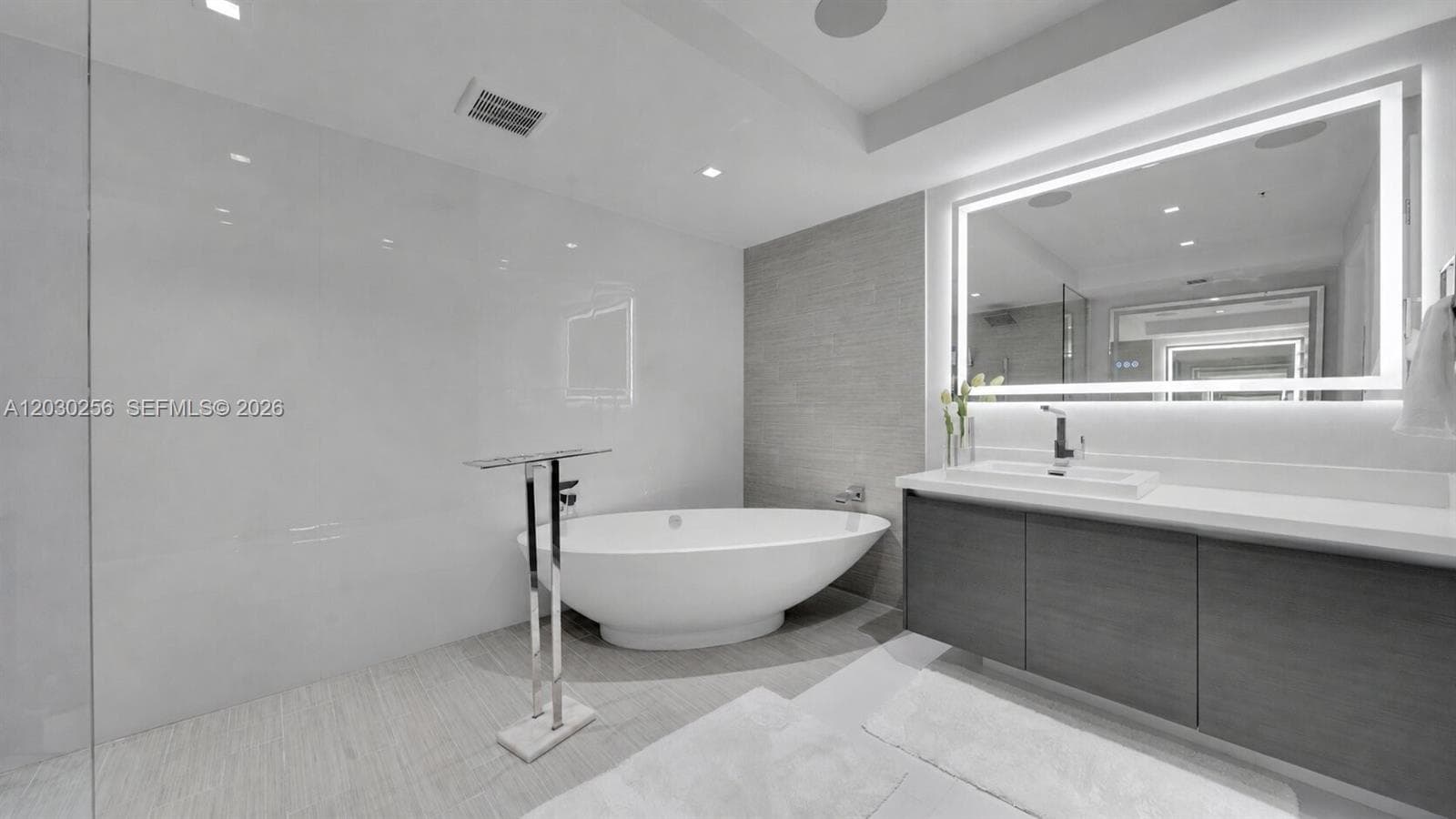 330 Sunny Isles Blvd # 1107, Sunny Isles Beach FL 33160 — 26