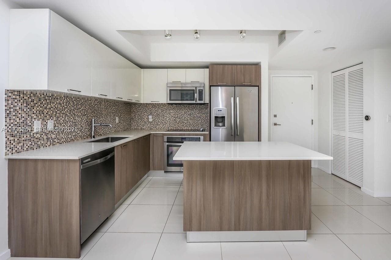 5252 NW 85th Ave # 1509, Doral FL 33166 — 13
