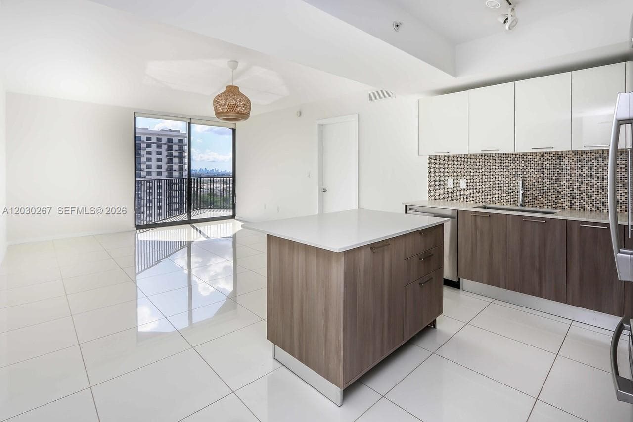 5252 NW 85th Ave # 1509, Doral FL 33166 — 17