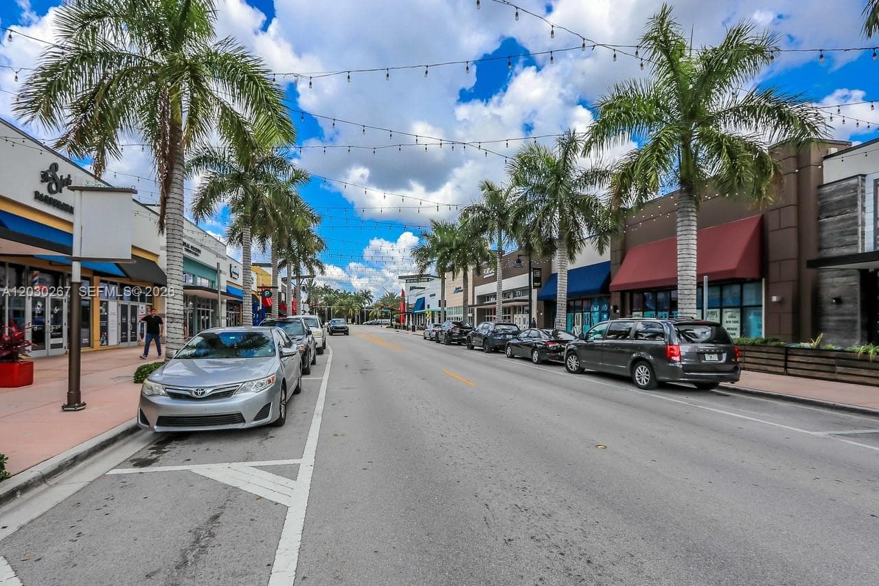 5252 NW 85th Ave # 1509, Doral FL 33166 — 32