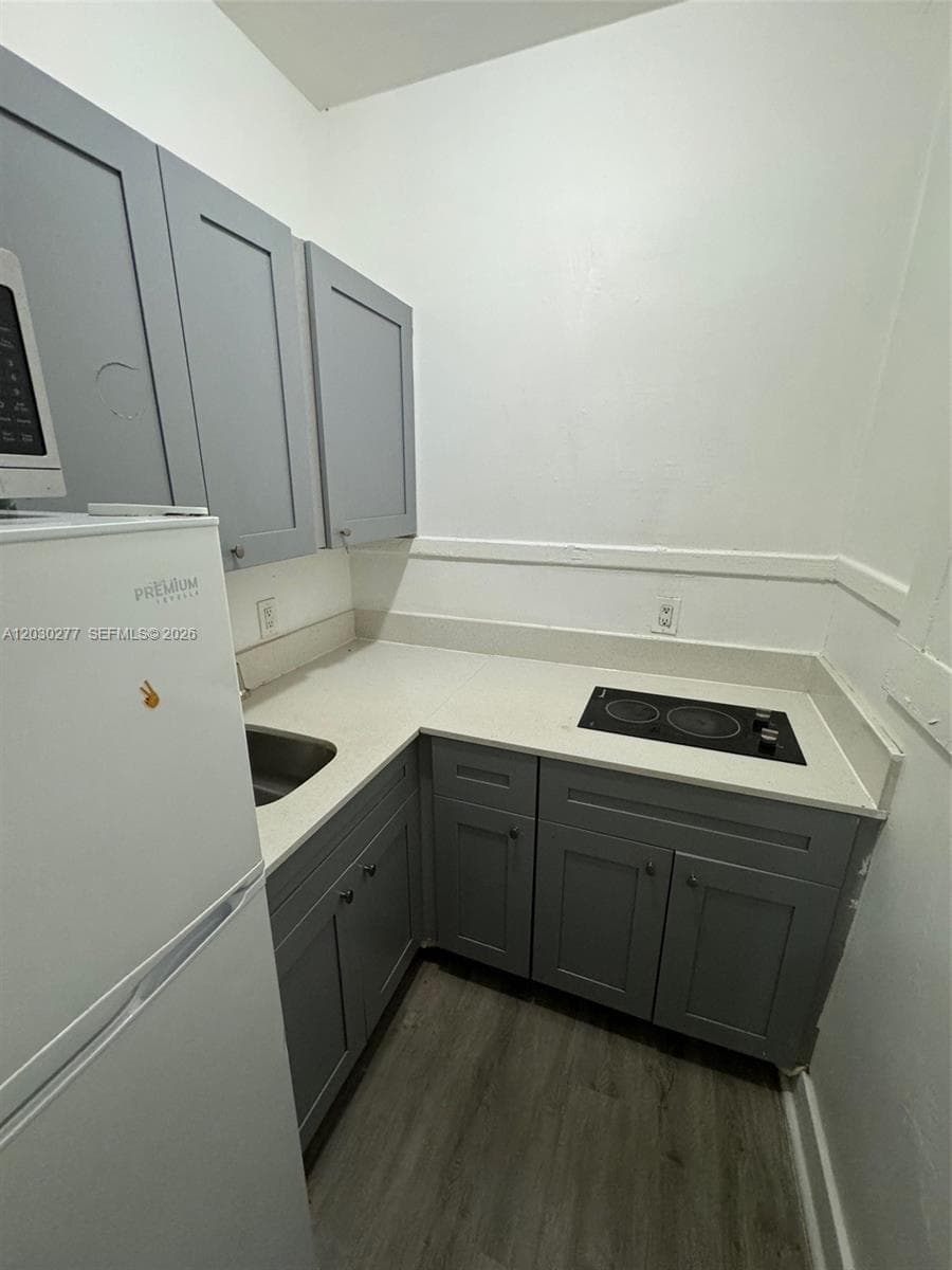 1552 SW 2nd St # 3, Miami FL 33135 — 2