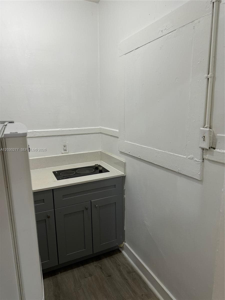 1552 SW 2nd St # 3, Miami FL 33135 — 3