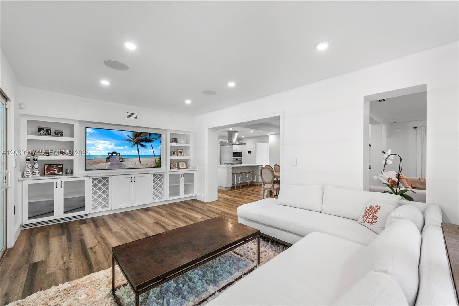 5236 Pine Tree Dr, Miami Beach FL 33140 — 21