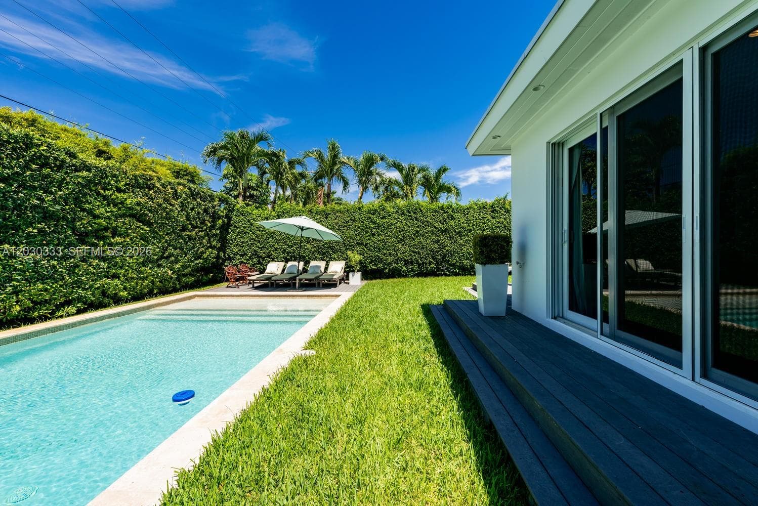 575 W 50th St, Miami Beach FL 33140 — 26