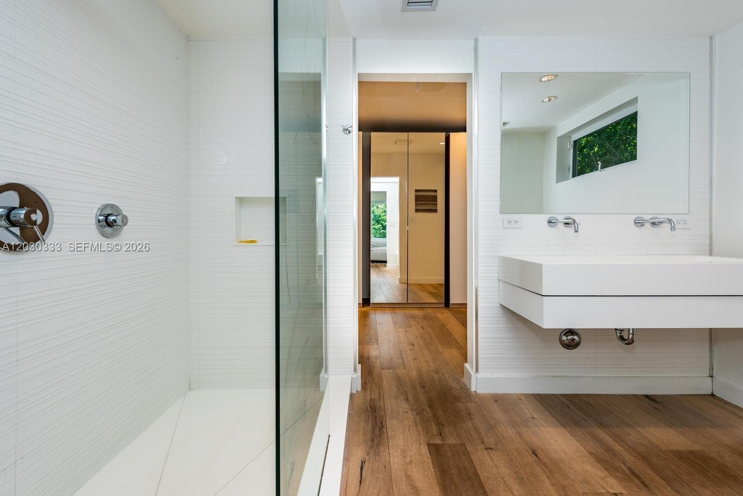 575 W 50th St, Miami Beach FL 33140 — 22