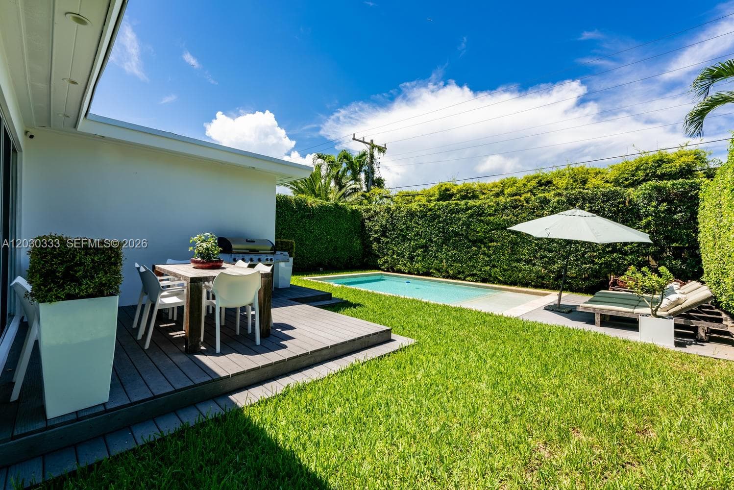 575 W 50th St, Miami Beach FL 33140 — 32