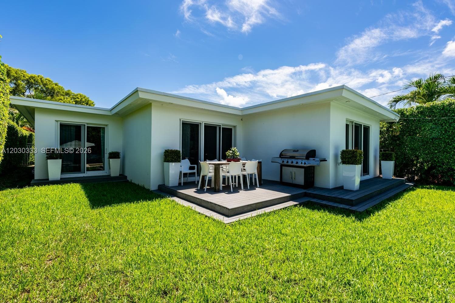 575 W 50th St, Miami Beach FL 33140 — 34