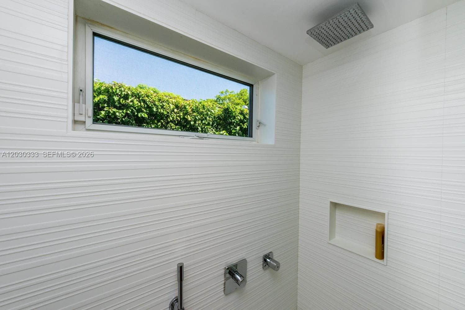 575 W 50th St, Miami Beach FL 33140 — 38