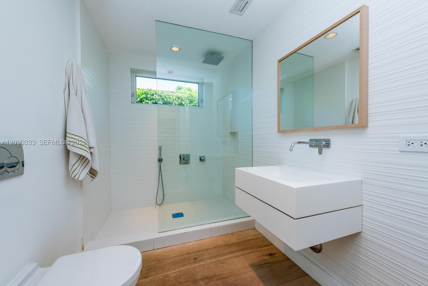 575 W 50th St, Miami Beach FL 33140 — 37