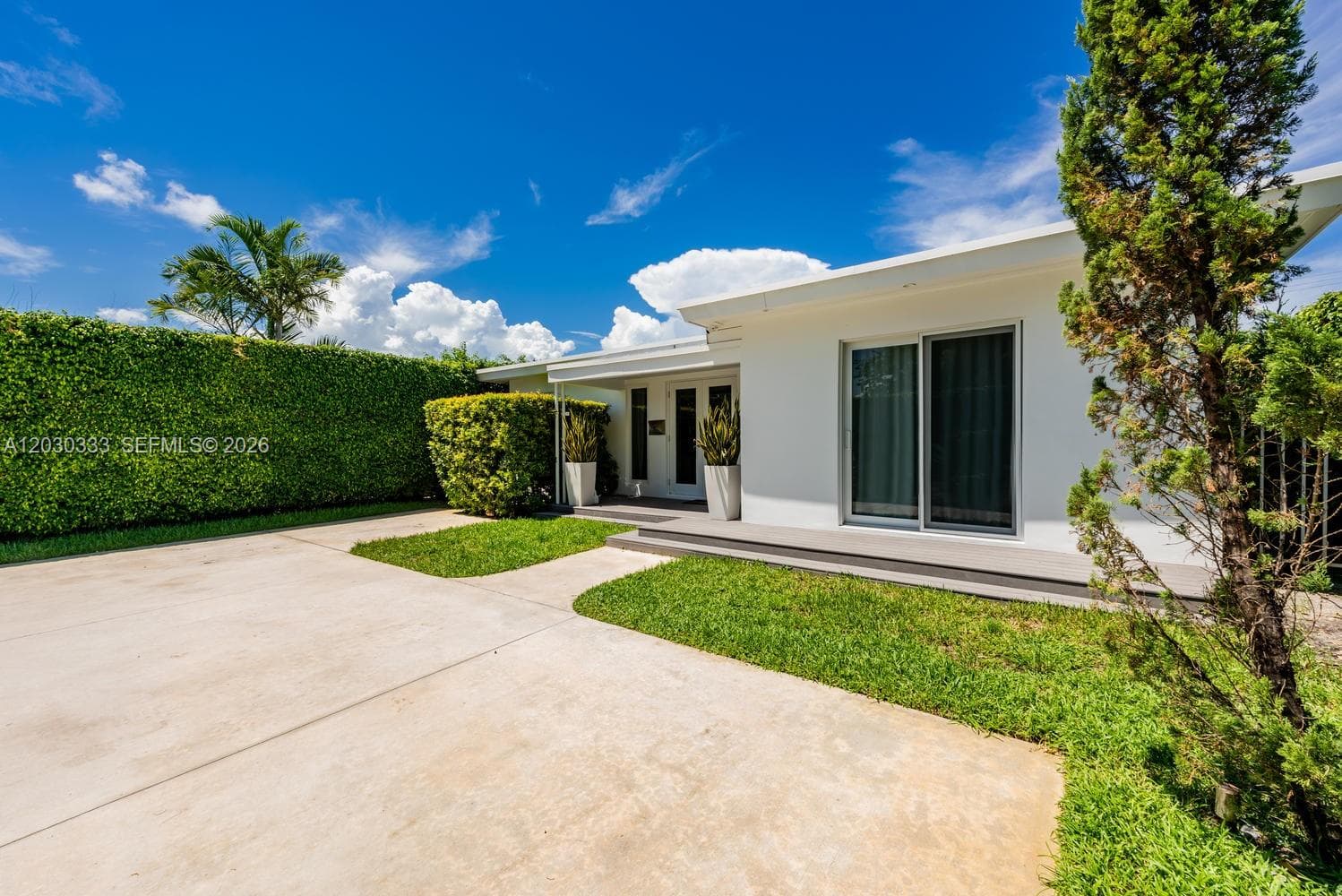 575 W 50th St, Miami Beach FL 33140 — 4