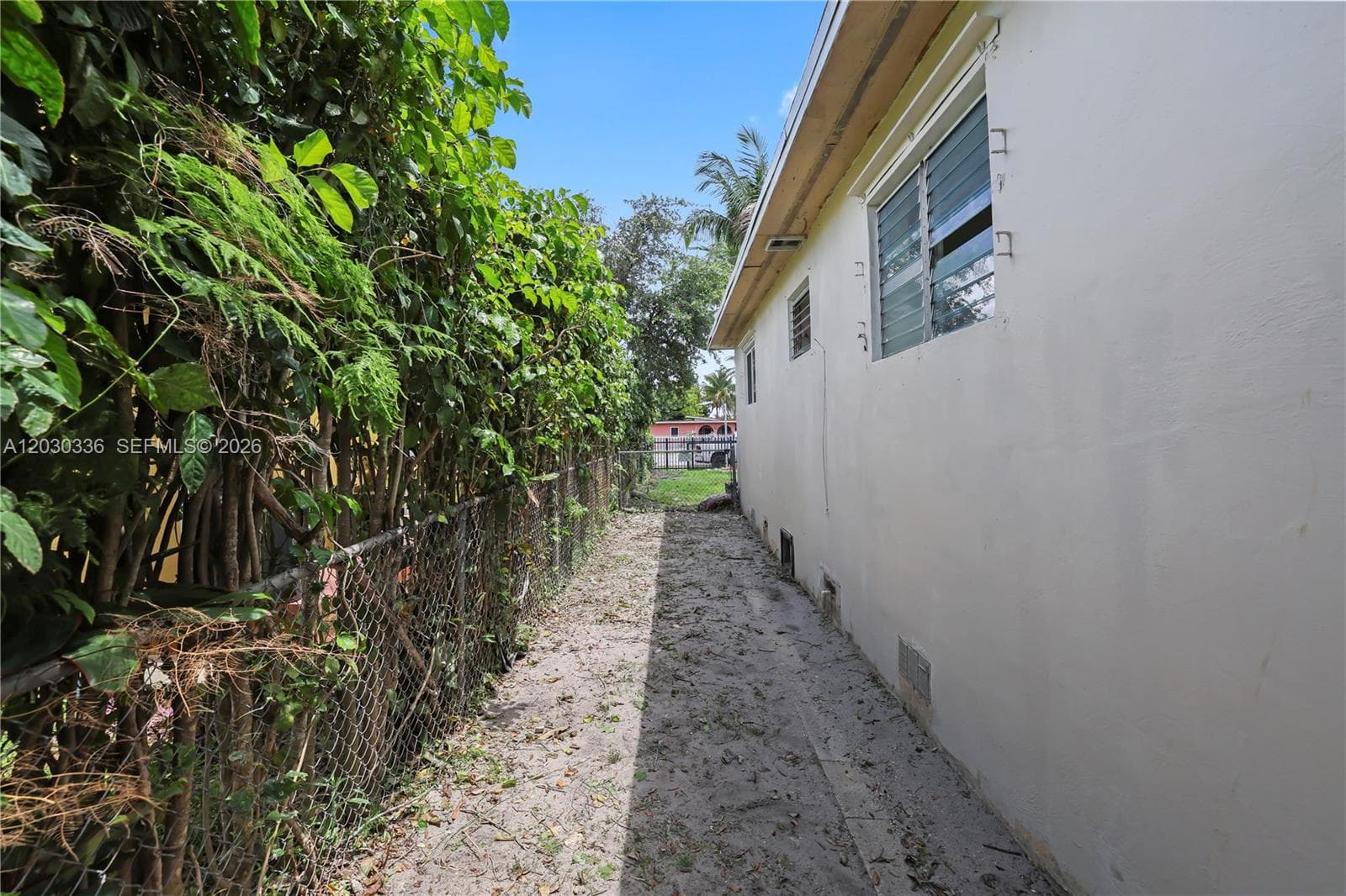 579 NW 119th St, Miami FL 33168 — 25