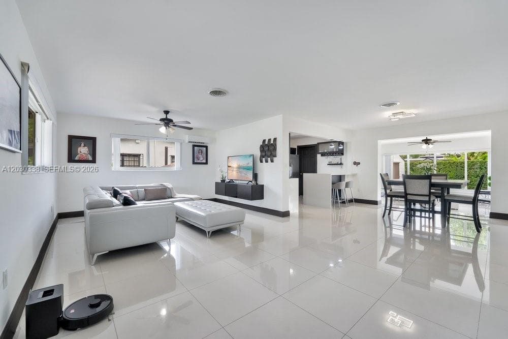 Lakeview Plaza, Miami, FL — 3