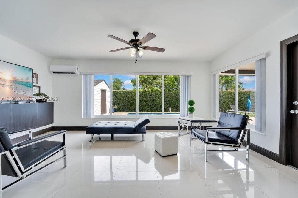 Lakeview Plaza, Miami, FL — 5