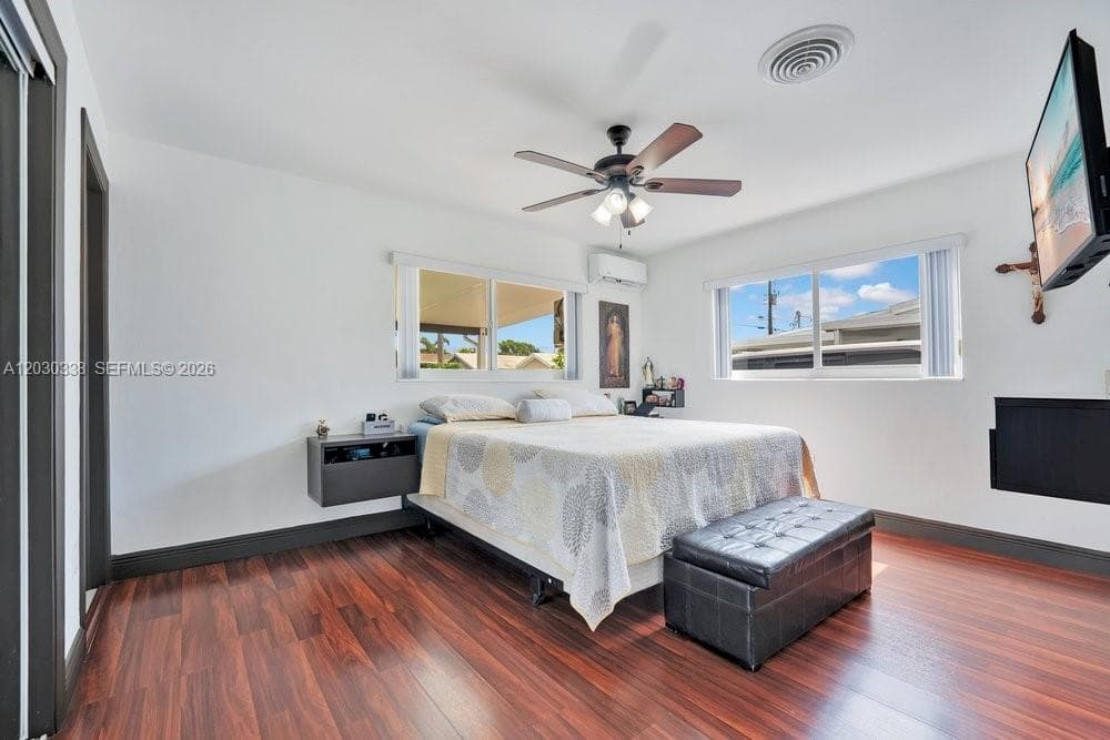 Lakeview Plaza, Miami, FL — 14