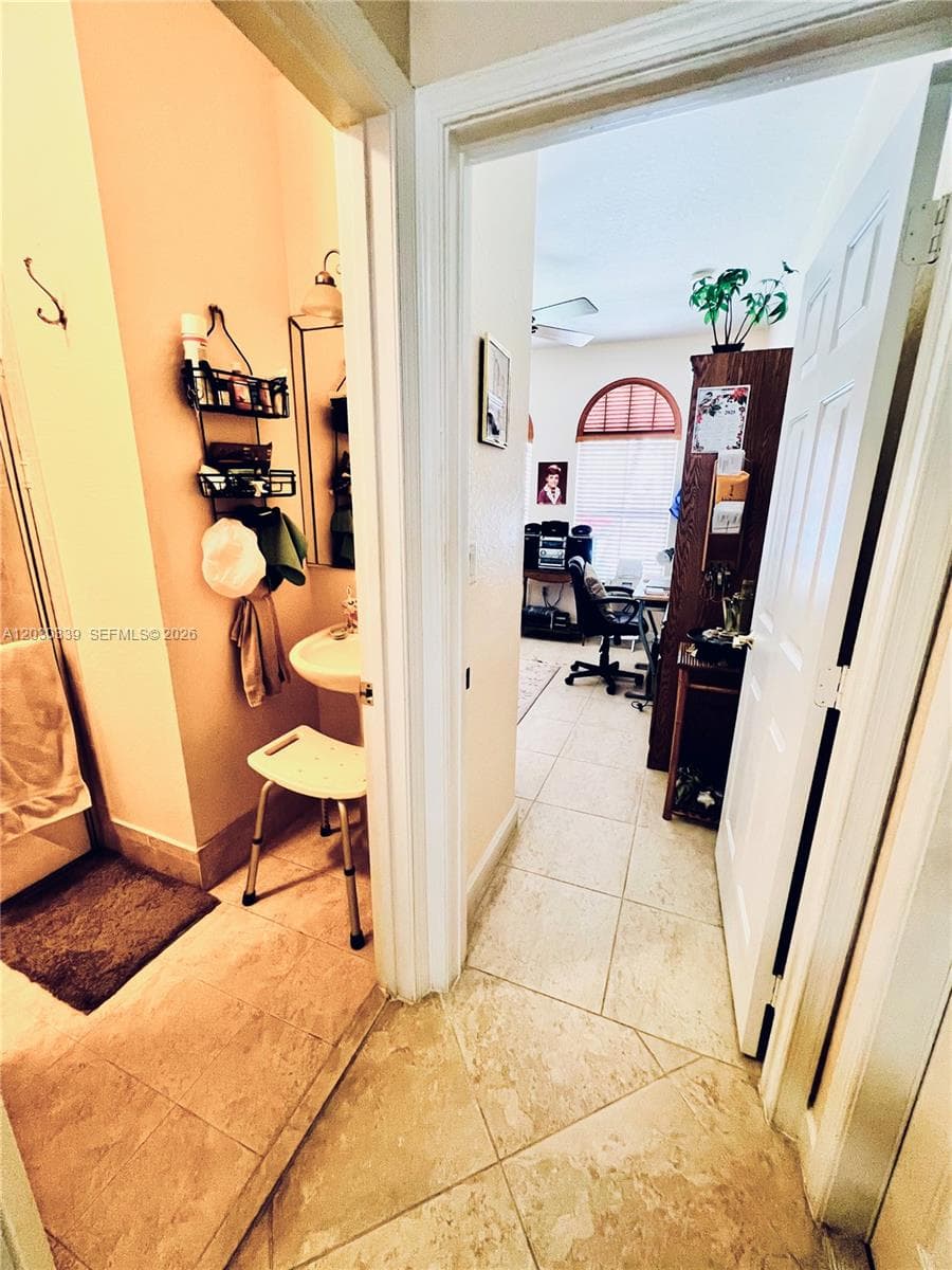 2499 SE 14th St, Homestead FL 33035 — 10