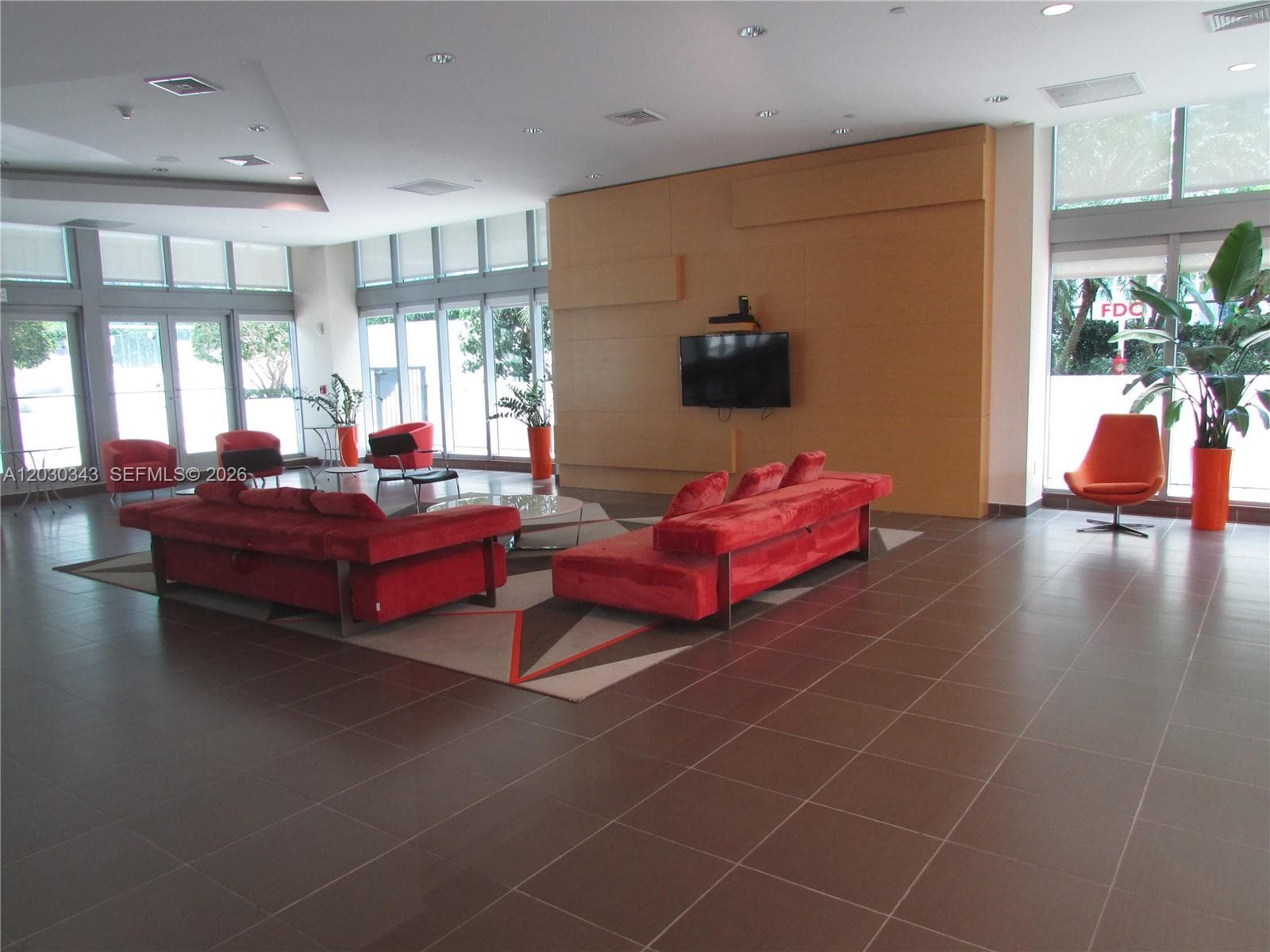 1111 SW 1st Ave, Miami FL 33130 — 33