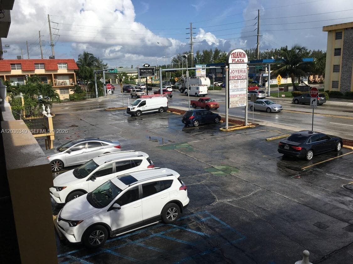 Miami, FL — 9